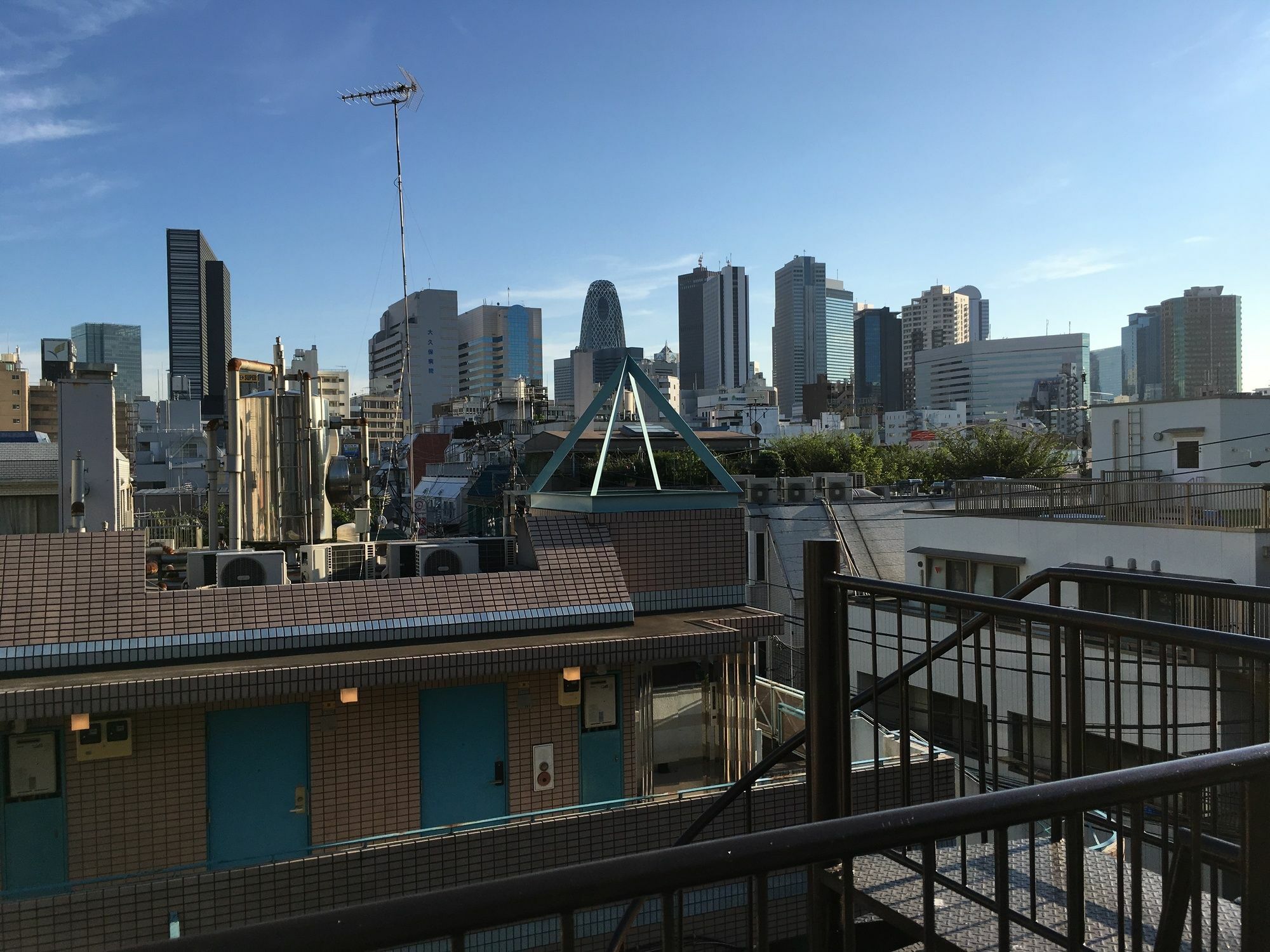 Hyu House Hotel Tokyo Exterior photo