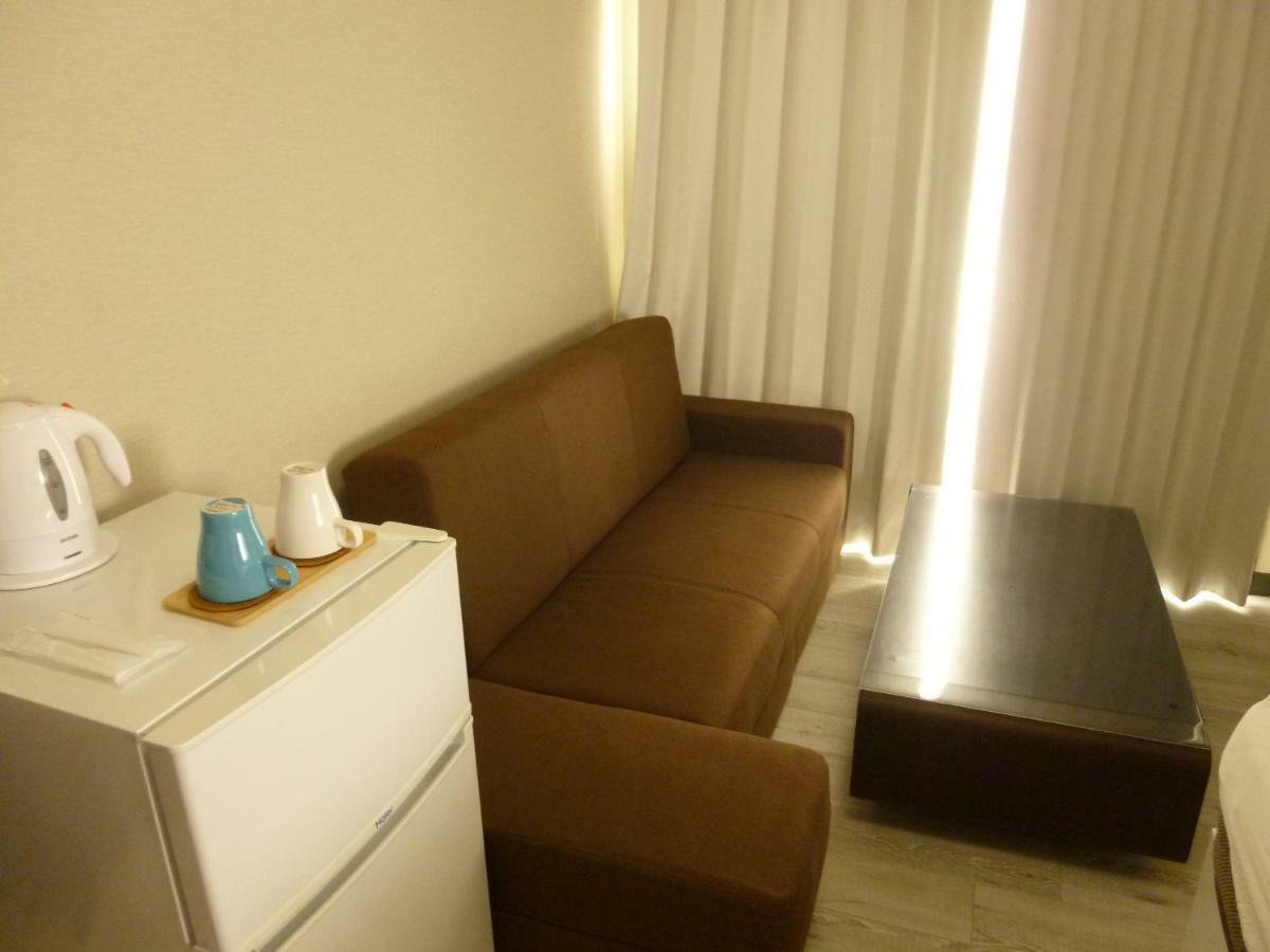 Hyu House Hotel Tokyo Exterior photo